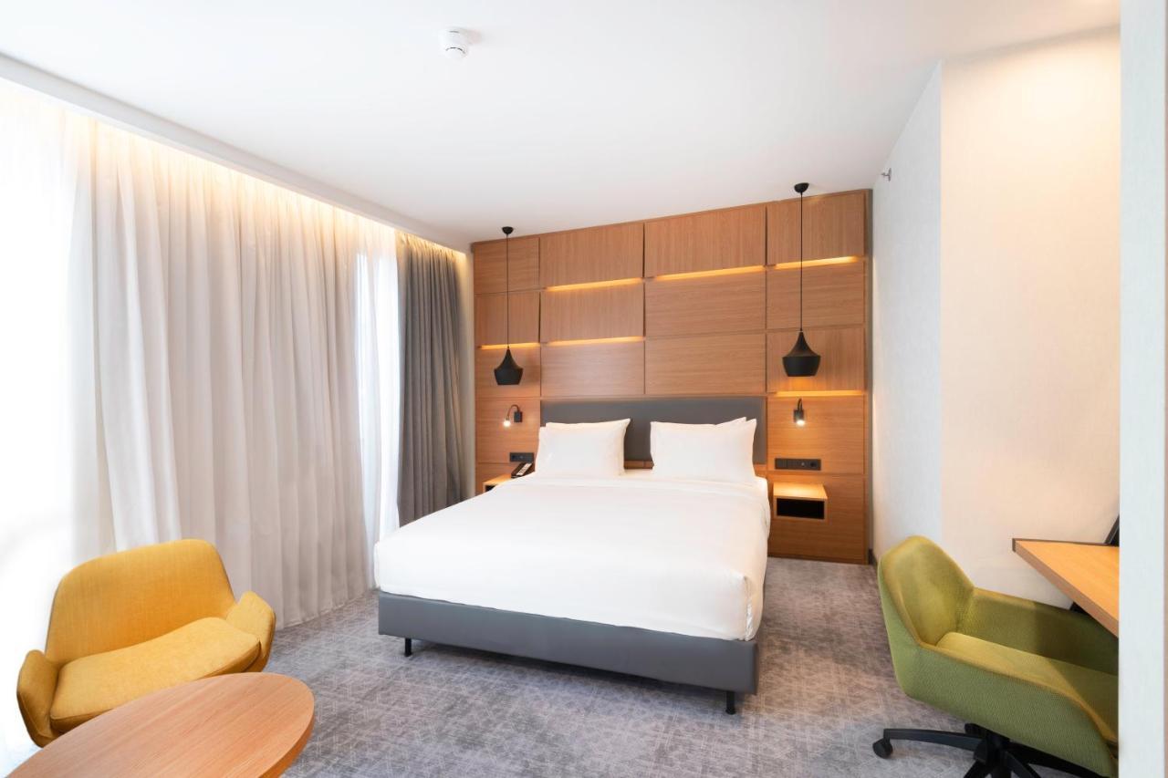Holiday Inn Yerevan - Republic Square By Ihg Luaran gambar