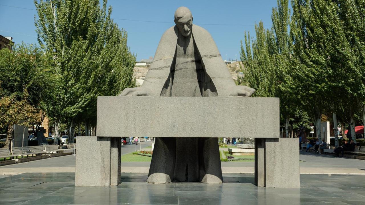 Holiday Inn Yerevan - Republic Square By Ihg Luaran gambar